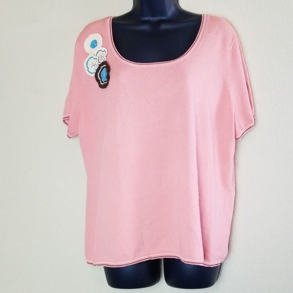 Anne Klein Tshirt with Floral Applique - Picture 1 of 6